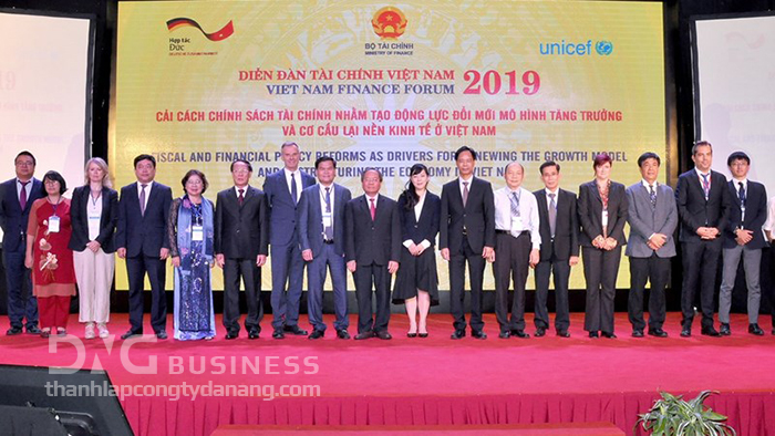 đổi mới mô hình tăng trưởng và cơ cấu lại nền kinh tế đổi mới mô hình tăng trưởng và cơ cấu lại nền kinh tế