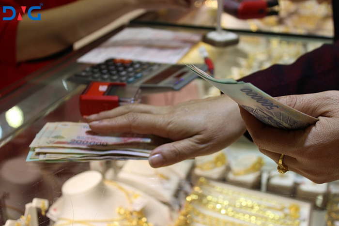 vàng đang trên đà giảm giá